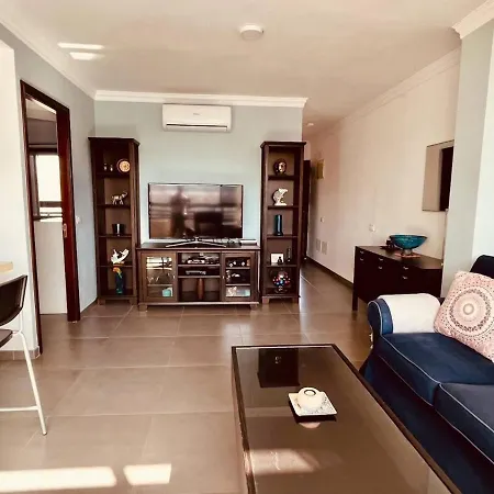 Renovated Near The Sea Apartment